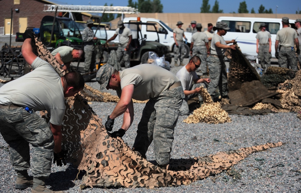 army guys working 2